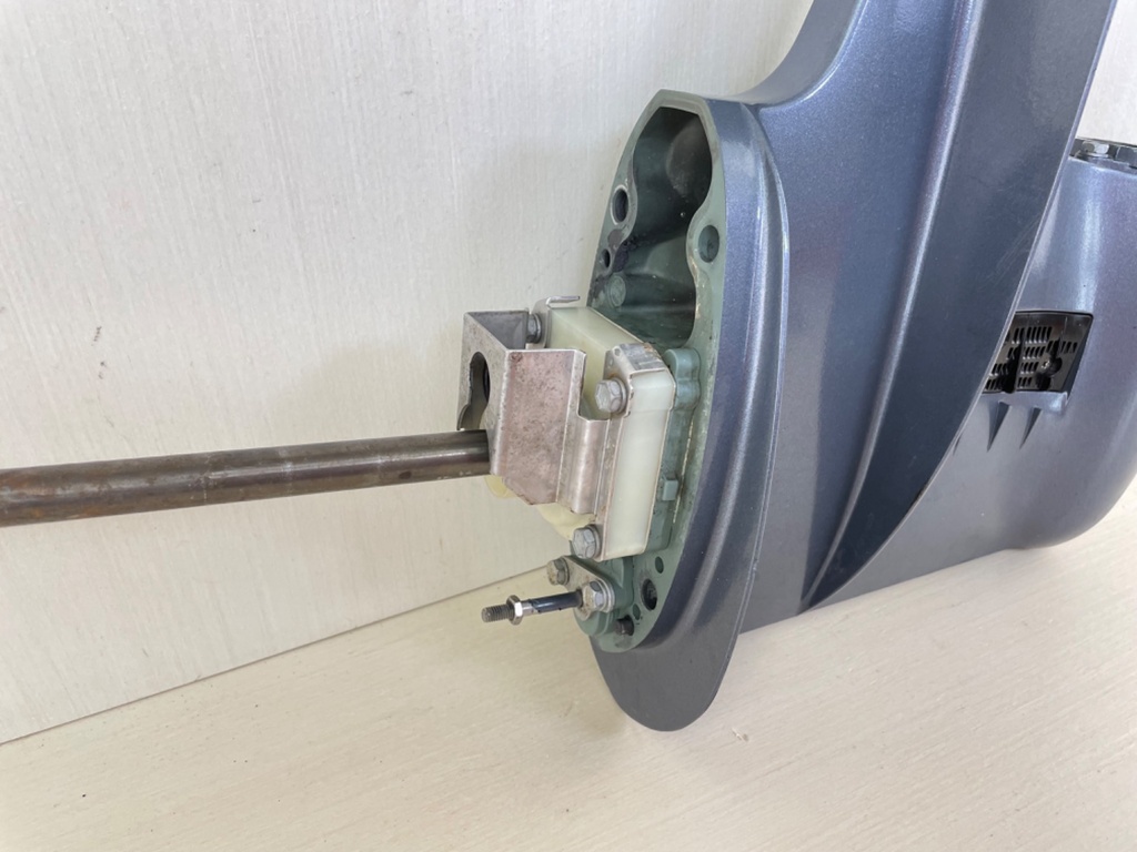 1998-2012 Yamaha 25HP 4 Stroke Outboard 20" Long Lower Unit Gear Case