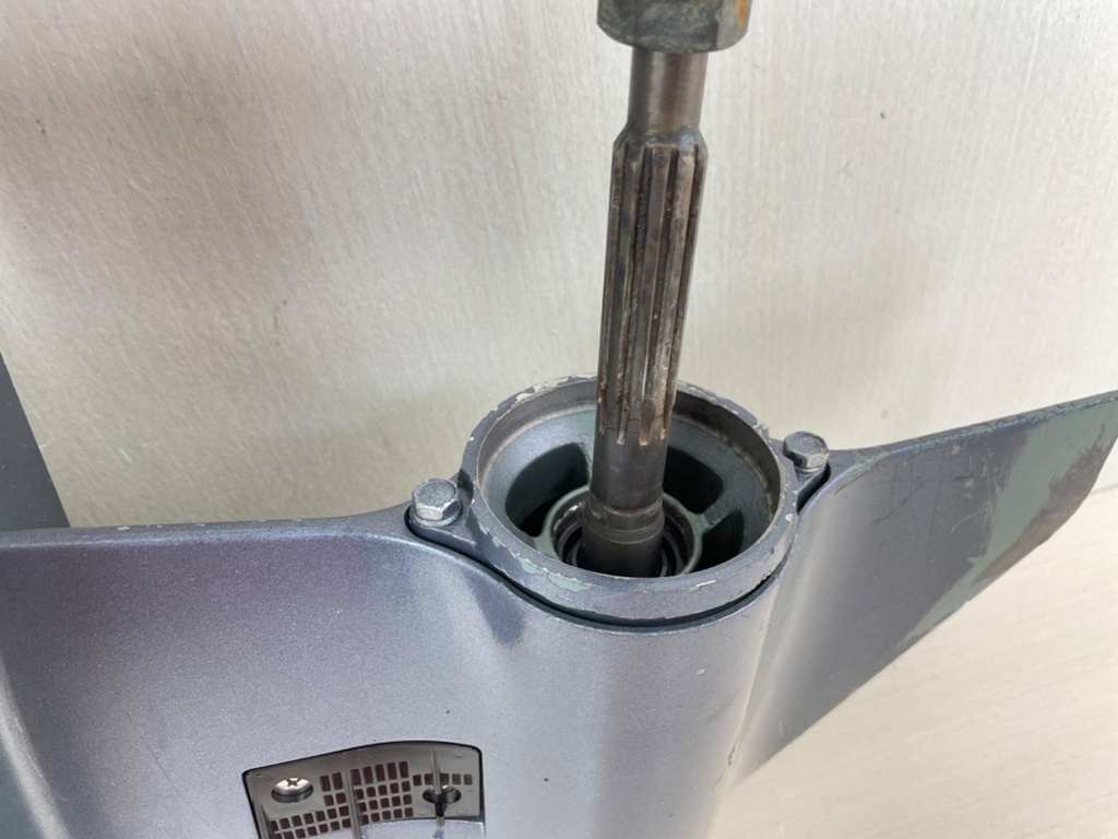 1998-2012 Yamaha 25HP 4 Stroke Outboard 20" Long Lower Unit Gear Case