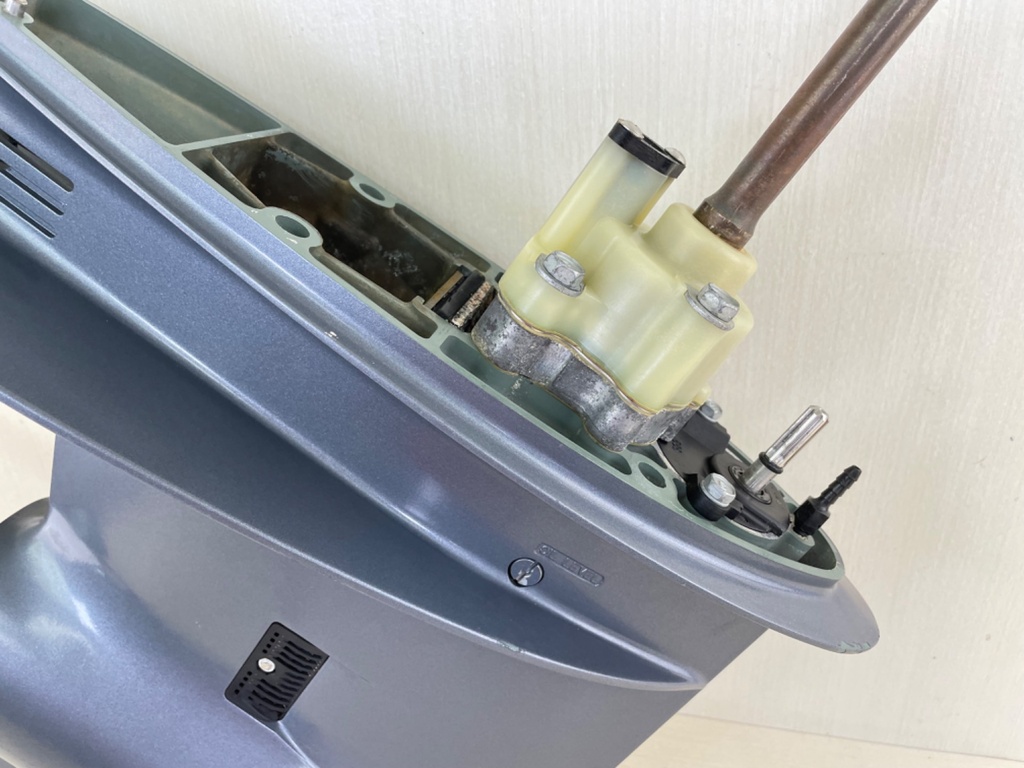 2004-2009 Yamaha 70HP 2 Stroke Outboard 20" Long Lower Unit Gear Case 6H3-45300-20-8D