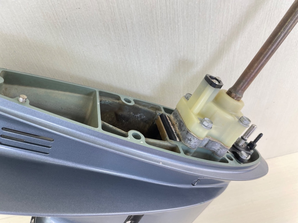 2004-2009 Yamaha 70HP 2 Stroke Outboard 20" Long Lower Unit Gear Case 6H3-45300-20-8D