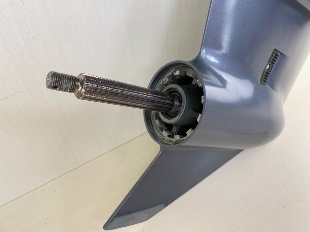 2004-2009 Yamaha 70HP 2 Stroke Outboard 20" Long Lower Unit Gear Case 6H3-45300-20-8D