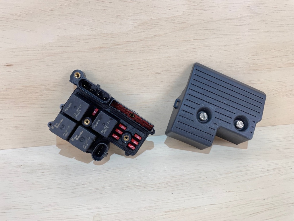 2004 Evinrude Ficht 225HP Power Distribution Panel 0586754