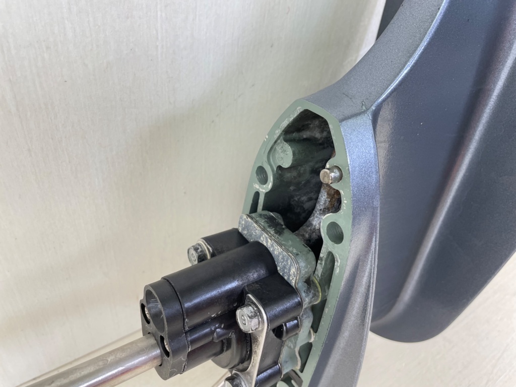 94 - 2005 Yamaha 9.9HP 4 Stroke Outboard 20" Lower Unit Gear Case