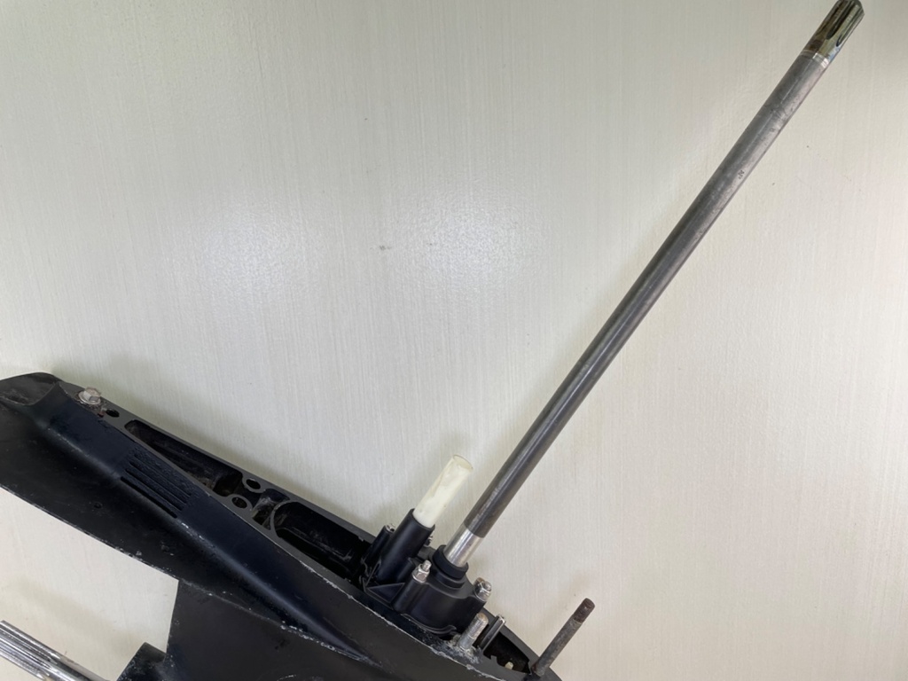 1984 Mercury 90HP 2 Stroke Outboard 20" Long Lower Unit Gear Case 7333T24