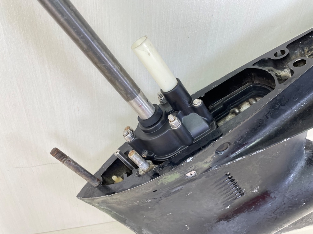 1984 Mercury 90HP 2 Stroke Outboard 20" Long Lower Unit Gear Case 7333T24