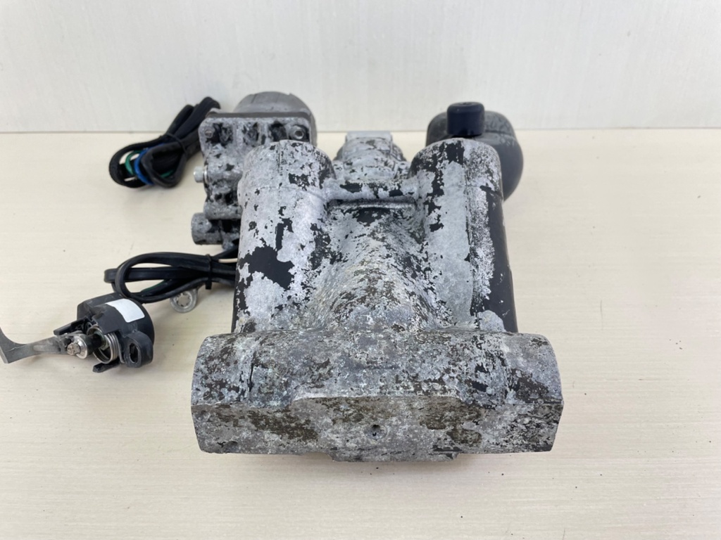 Evinrude Johnson BRP Power Trim & Tilt Unit Assembly 90 115 150 175 200 225 250 300