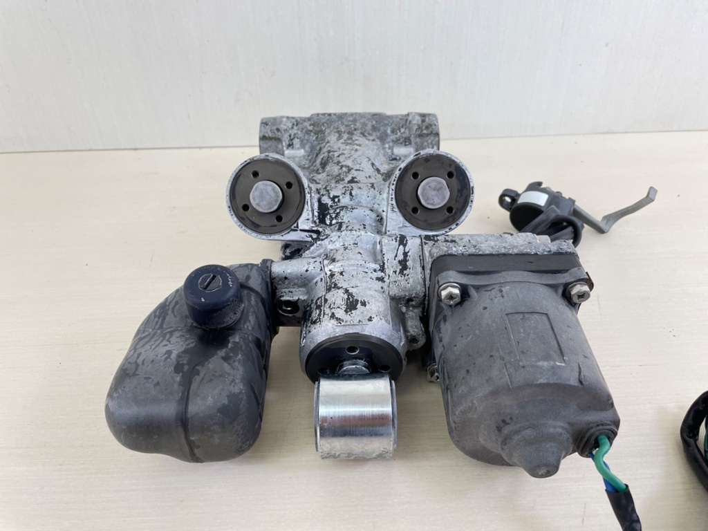 Evinrude Johnson BRP Power Trim & Tilt Unit Assembly 90 115 150 175 200 225 250 300