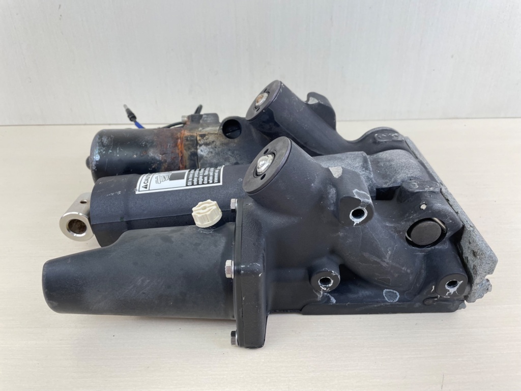 1998 Mercury 150HP 2 Stroke Outboard Power Trim & Tilt Unit 8M0143219