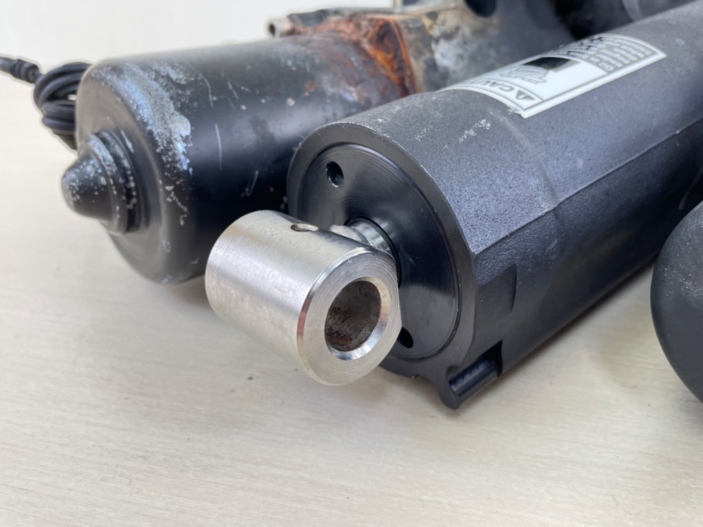 1998 Mercury 150HP 2 Stroke Outboard Power Trim & Tilt Unit 8M0143219