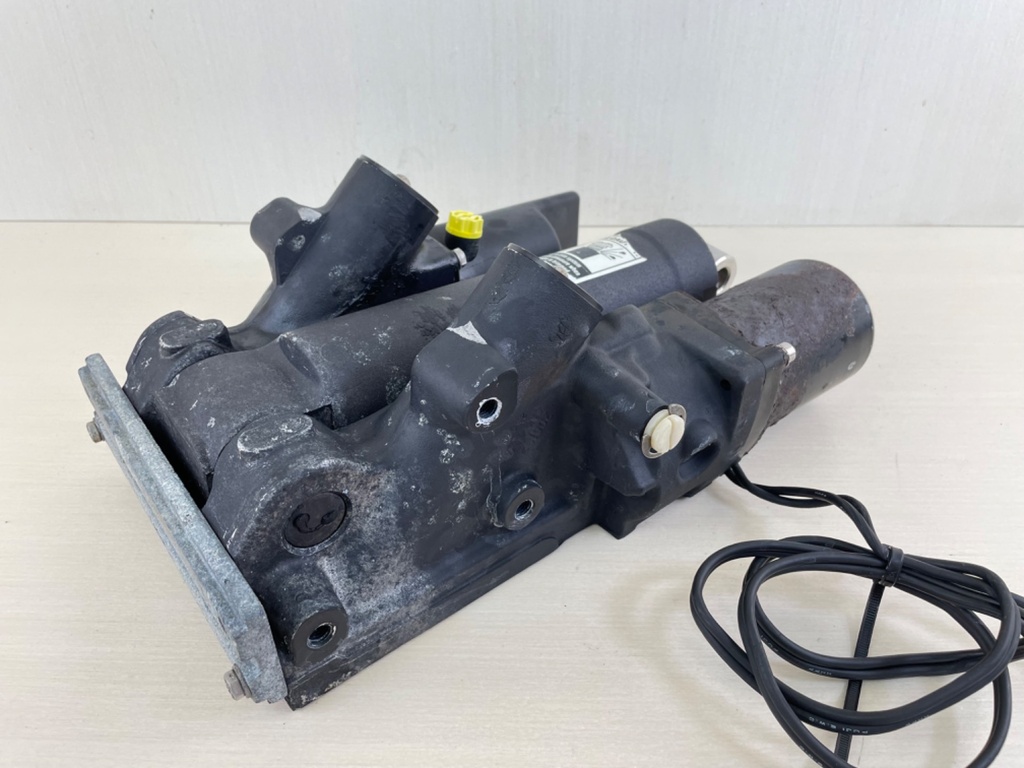 Mercury 135 - 250 HP Optimax EFI Outboard Power Trim & Tilt Unit Assembly - Tested