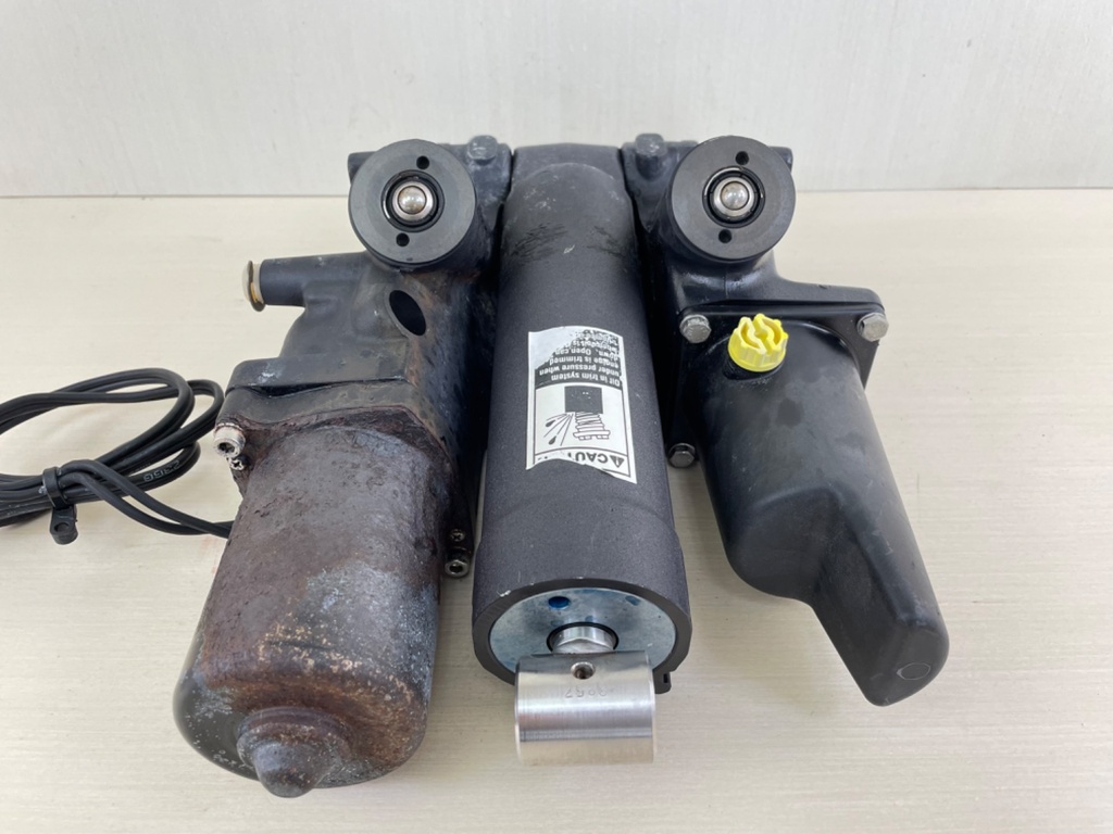 Mercury 135 - 250 HP Optimax EFI Outboard Power Trim & Tilt Unit Assembly - Tested