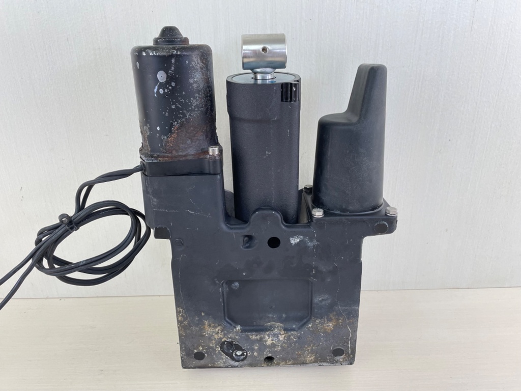 Mercury 135 - 250 HP Optimax EFI Outboard Power Trim & Tilt Unit Assembly - Tested