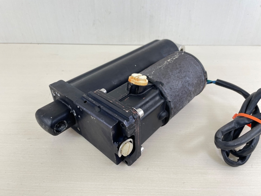 830150T2 Mercury 40 50 60 HP 2 Stroke Outboard Power Trim Tilt Unit Assembly 822870A1