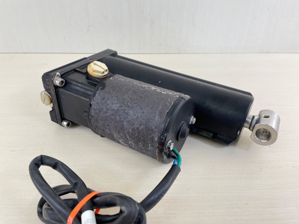 830150T2 Mercury 40 50 60 HP 2 Stroke Outboard Power Trim Tilt Unit Assembly 822870A1