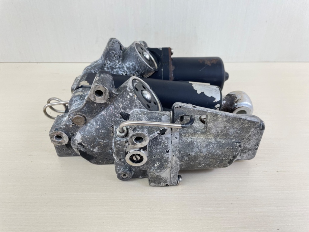 Evinrude Johnson 60 - 200HP Outboard Engine Power Trim & Tilt Unit 434803 395088