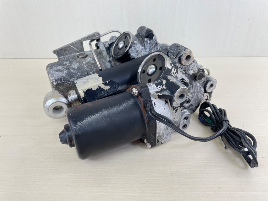 Evinrude Johnson 60 - 200HP Outboard Engine Power Trim & Tilt Unit 434803 395088