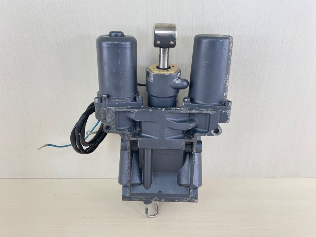 2002-18 Yamaha 200 225 250 300 HP 4 Stroke Outboard Power Trim Tilt Unit