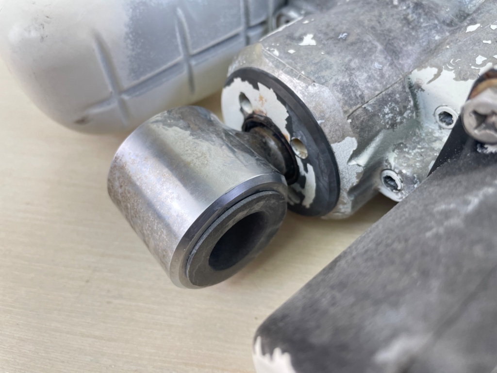 5005115 5007473 5007662 Evinrude Johnson BRP Power Trim & Tilt Unit Assembly