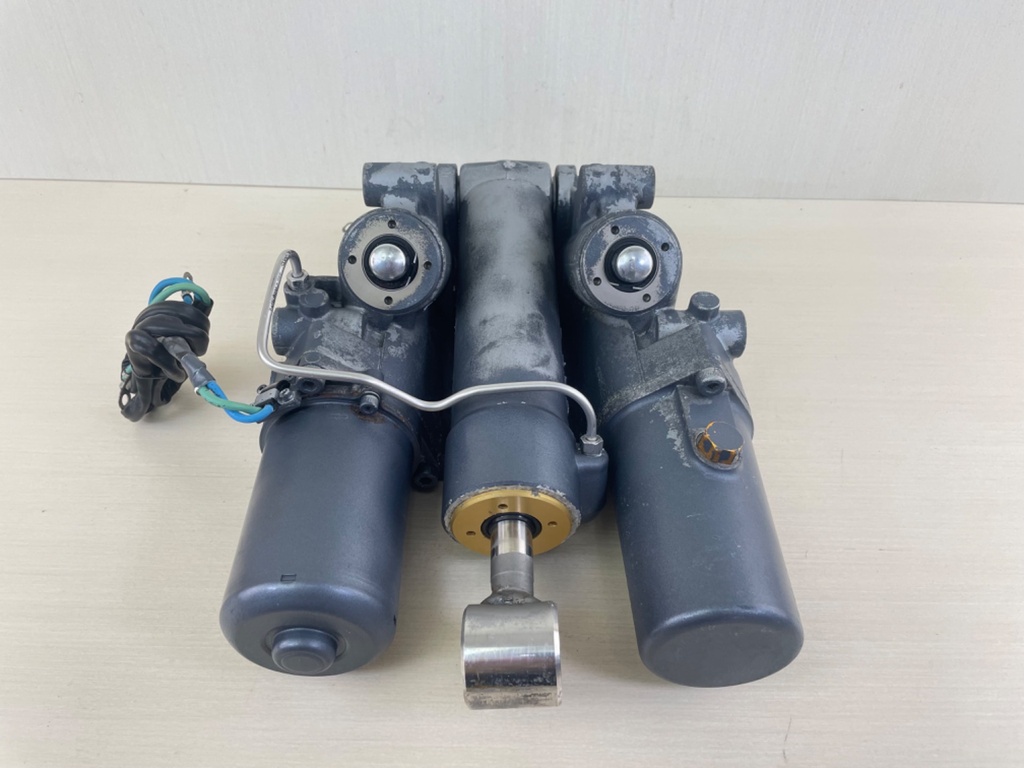 02-18 Yamaha 200 225 250 300 HP 4 Stroke Outboard Power Trim Tilt Unit - Used
