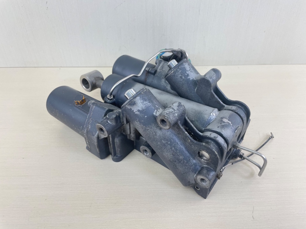 02-18 Yamaha 200 225 250 300 HP 4 Stroke Outboard Power Trim Tilt Unit - Used