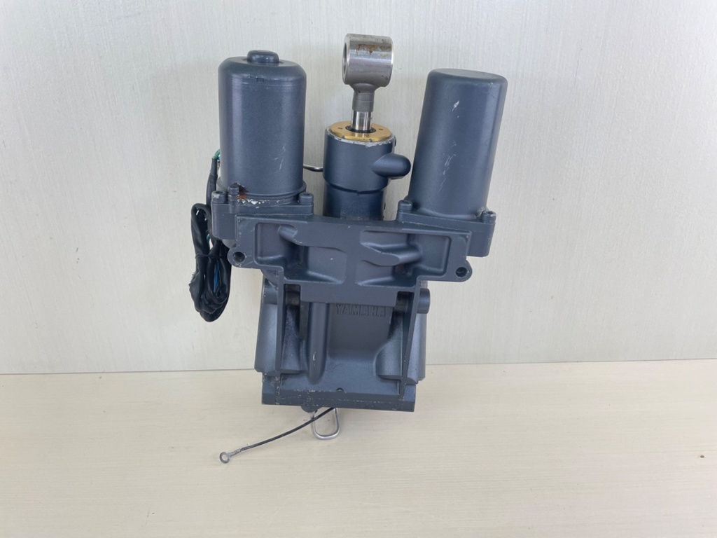 02-18 Yamaha 200 225 250 300 HP 4 Stroke Outboard Power Trim Tilt Unit - Used
