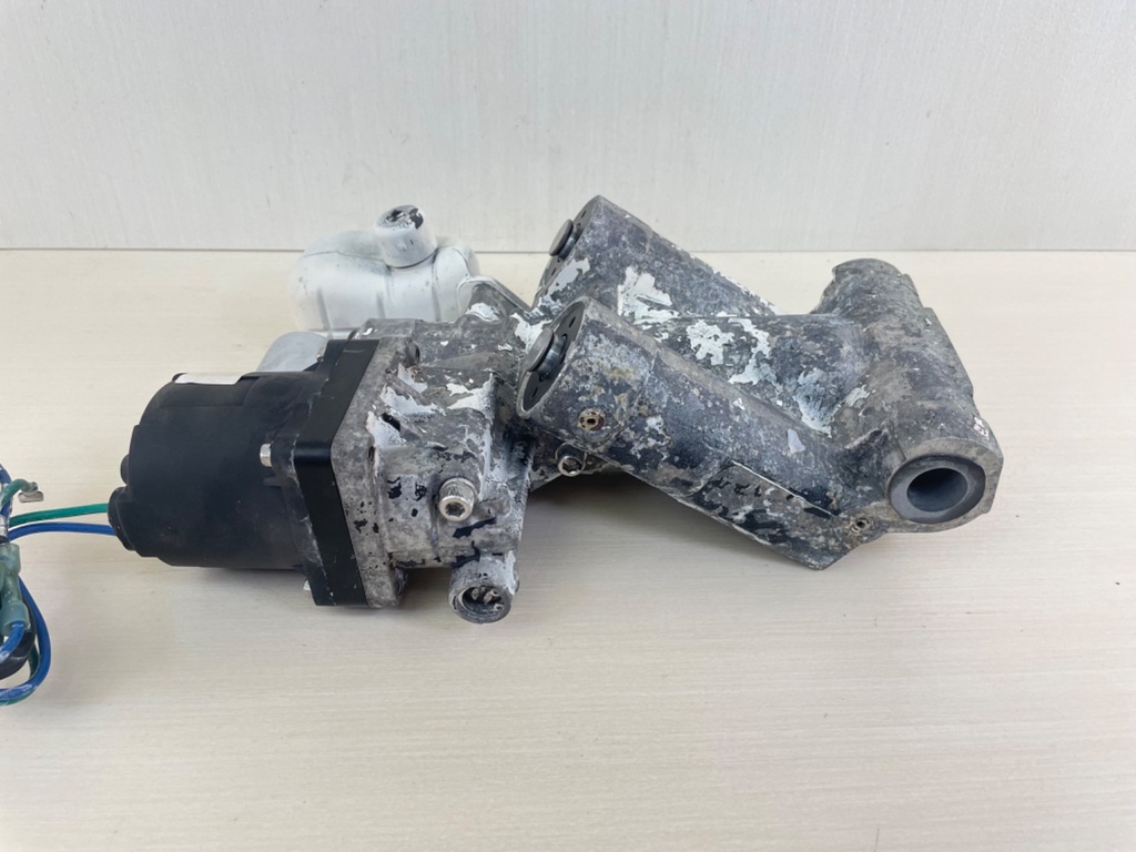 Evinrude Johnson BRP Power Trim & Tilt Unit Assembly