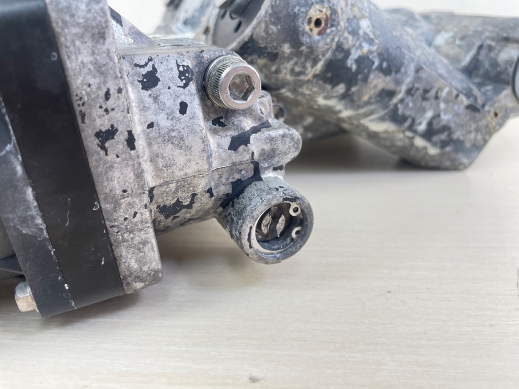 Evinrude Johnson BRP Power Trim & Tilt Unit Assembly