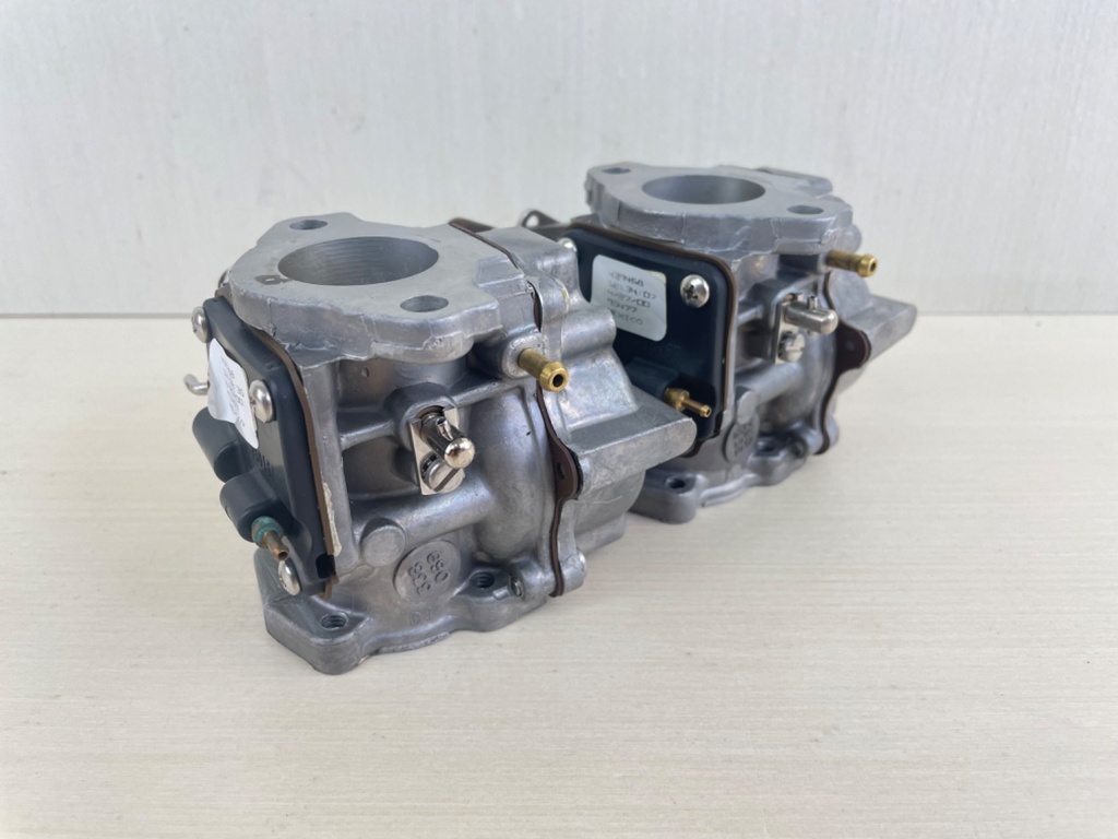 Johnson Evinrude 40 50 HP 2 Stroke Outboard Carburetor Set Top Bottom 338069