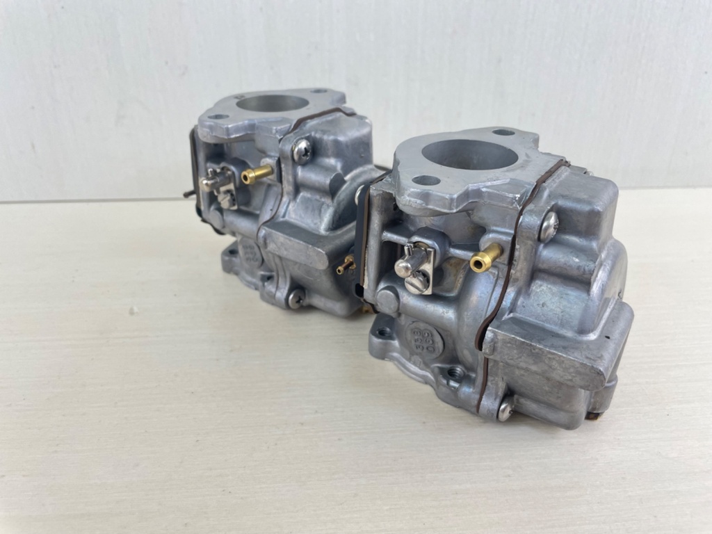 Johnson Evinrude 40 50 HP 2 Stroke Outboard Carburetor Set Top Bottom 338069