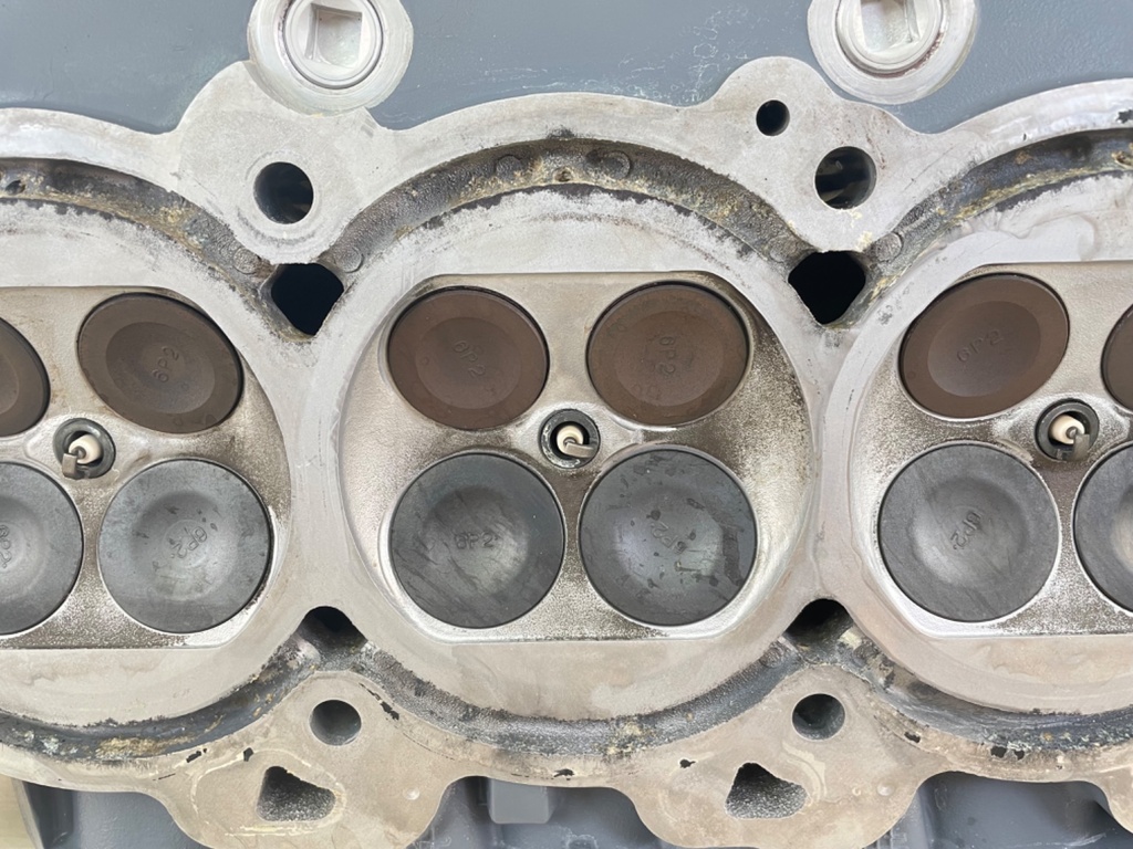 2006 Yamaha 250HP 3.3L 4 Stroke Starboard Cylinder Head 6P2-11110-01-94