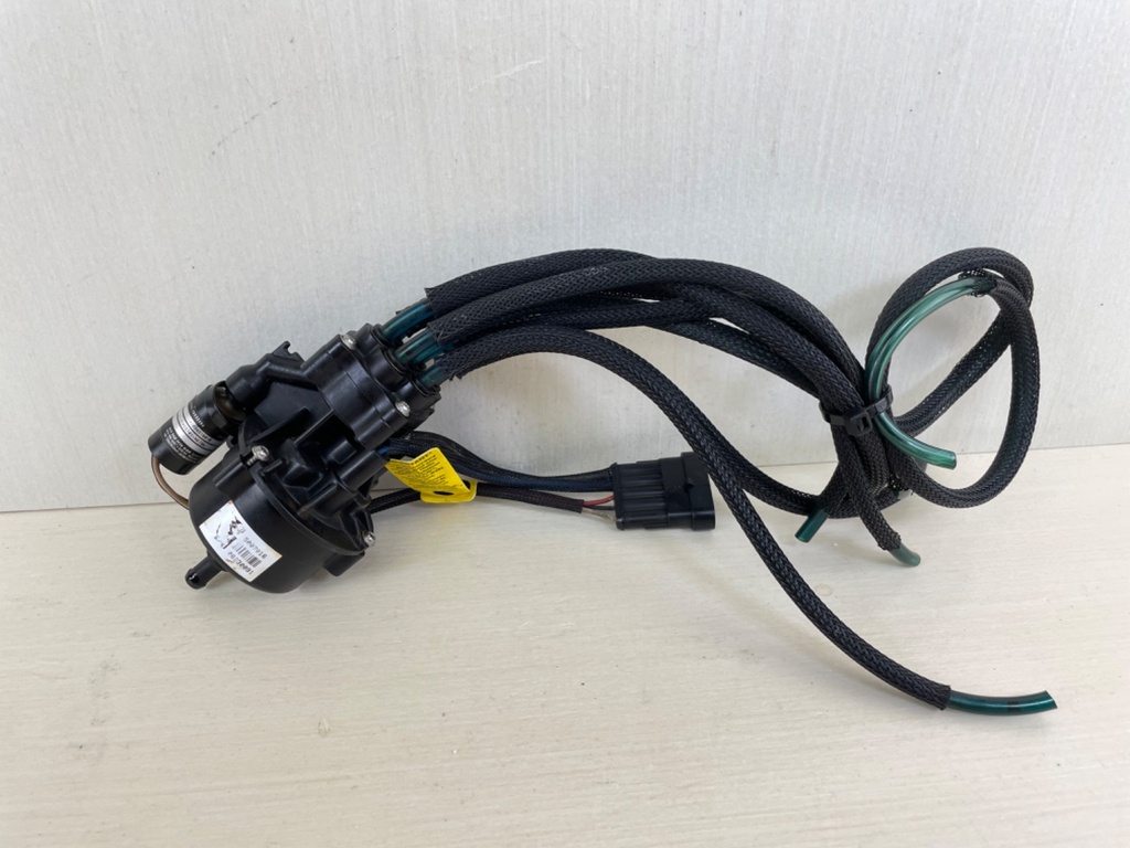 Evinrude 150 HP Etec 2 Stroke Outboard Oil Pump Assembly 5007016