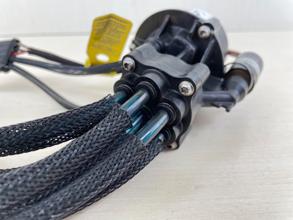 Evinrude 150 HP Etec 2 Stroke Outboard Oil Pump Assembly 5007016