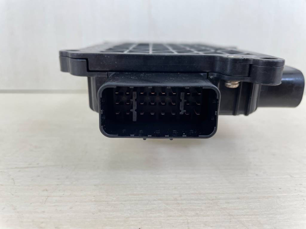 2015 Yamaha 200HP F200 4 Stroke Outboard Fuse Box Assembly 6DA-82170-02-00