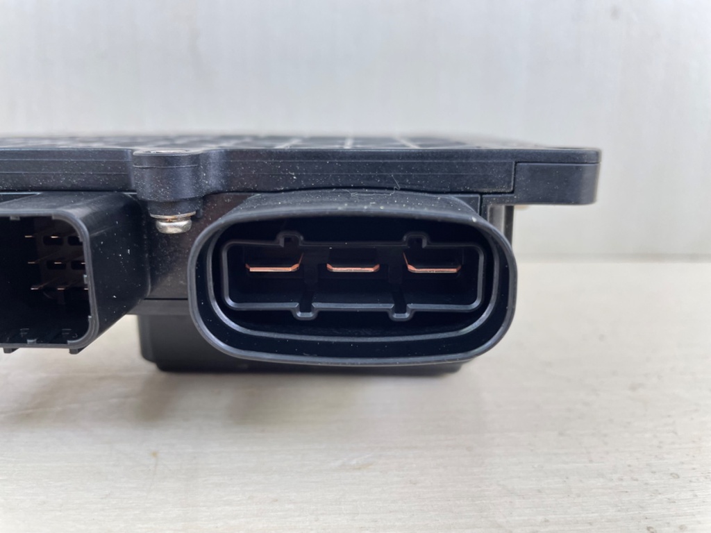 2015 Yamaha 200HP F200 4 Stroke Outboard Fuse Box Assembly 6DA-82170-02-00