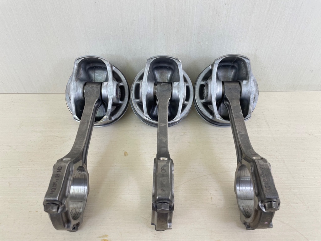 2018 Yamaha 200HP F200 4 Stroke Outboard Piston & Connecting Rod Set 6DA-11631-10-94