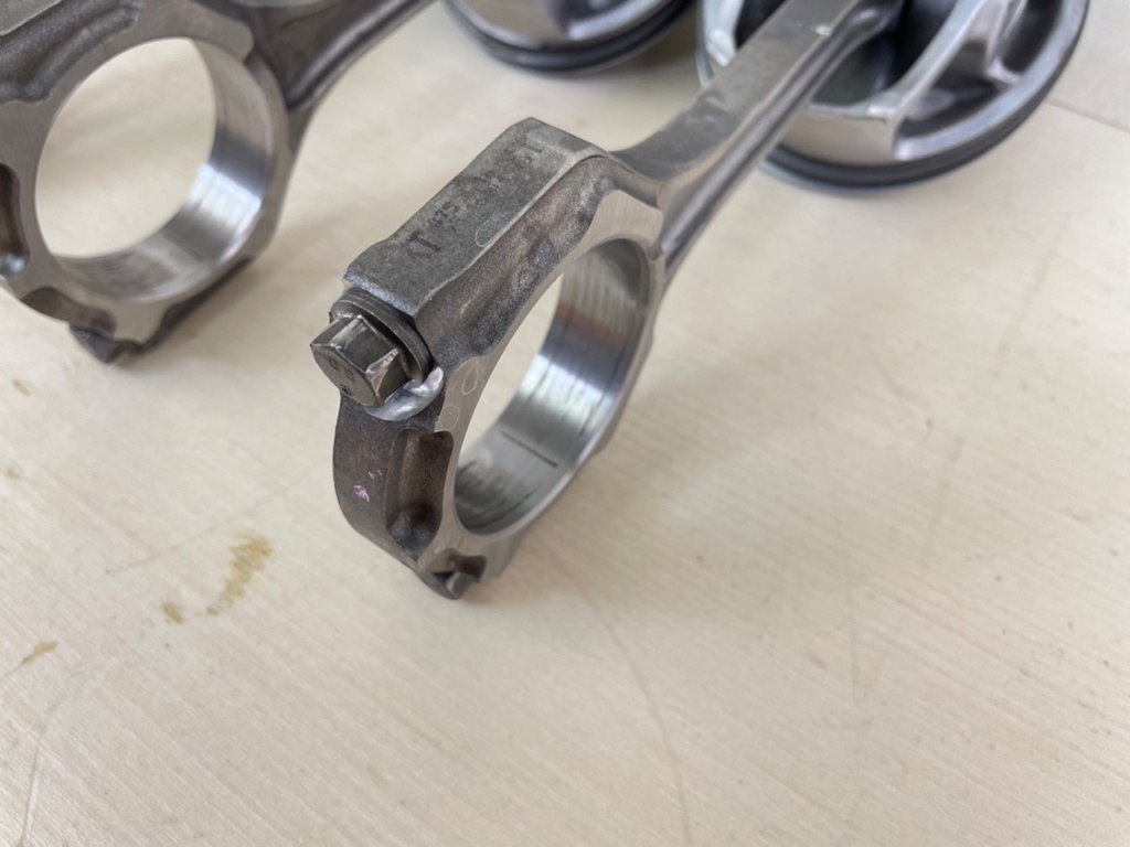 2018 Yamaha 200HP F200 4 Stroke Outboard Piston & Connecting Rod Set 6DA-11631-10-94