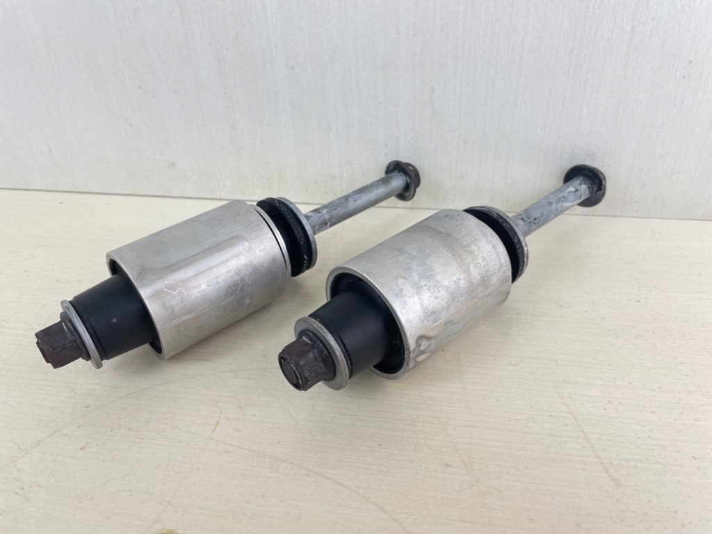 Yamaha 150HP 4 Stroke Lower Motor Side Mount Dampers Bolts 63P-44555-00-00