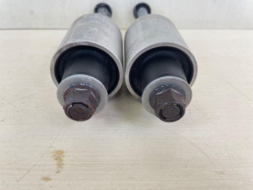 Yamaha 150HP 4 Stroke Lower Motor Side Mount Dampers Bolts 63P-44555-00-00