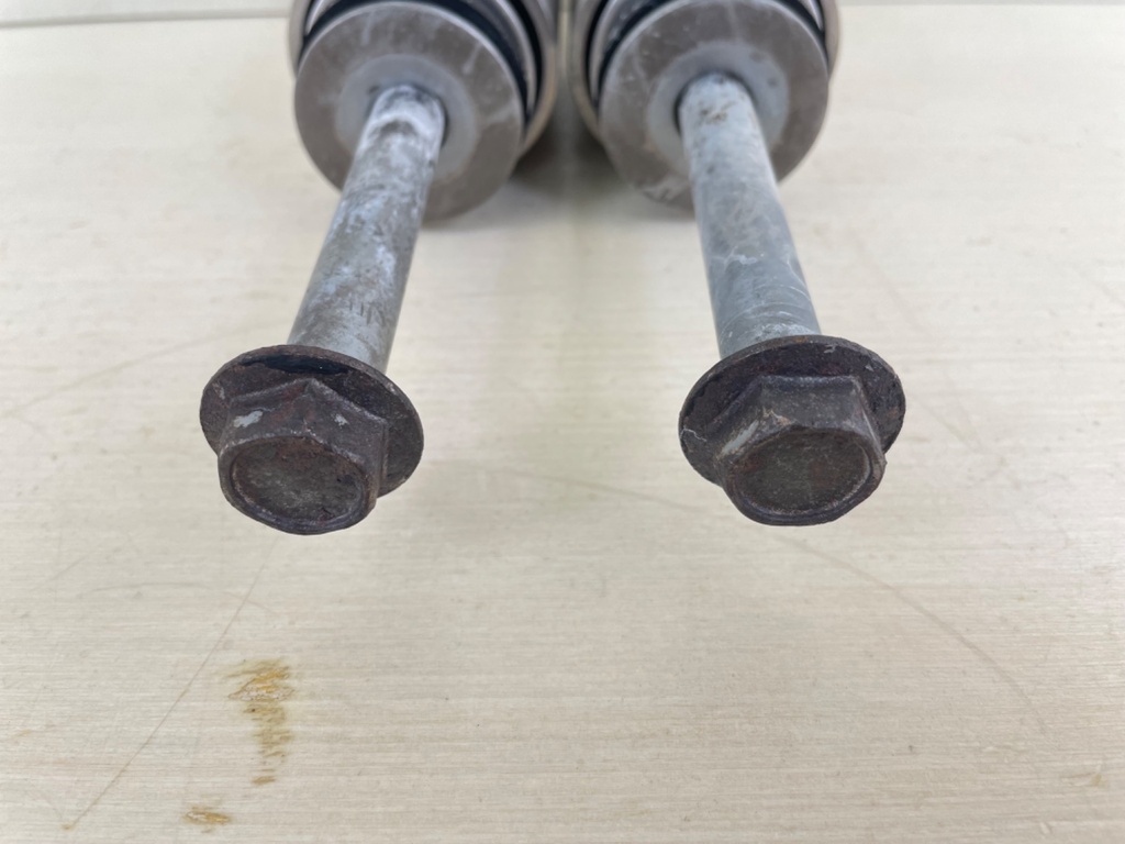 Yamaha 150HP 4 Stroke Lower Motor Side Mount Dampers Bolts 63P-44555-00-00