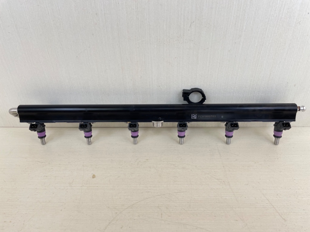 Mercury 200 225 250 275 300 HP L6 Verado Fuel Rail Assembly With Injectors