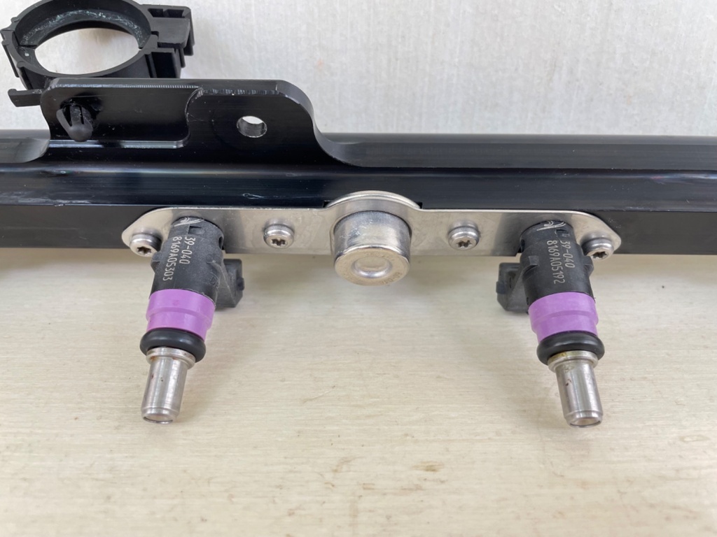 Mercury 200 225 250 275 300 HP L6 Verado Fuel Rail Assembly With Injectors