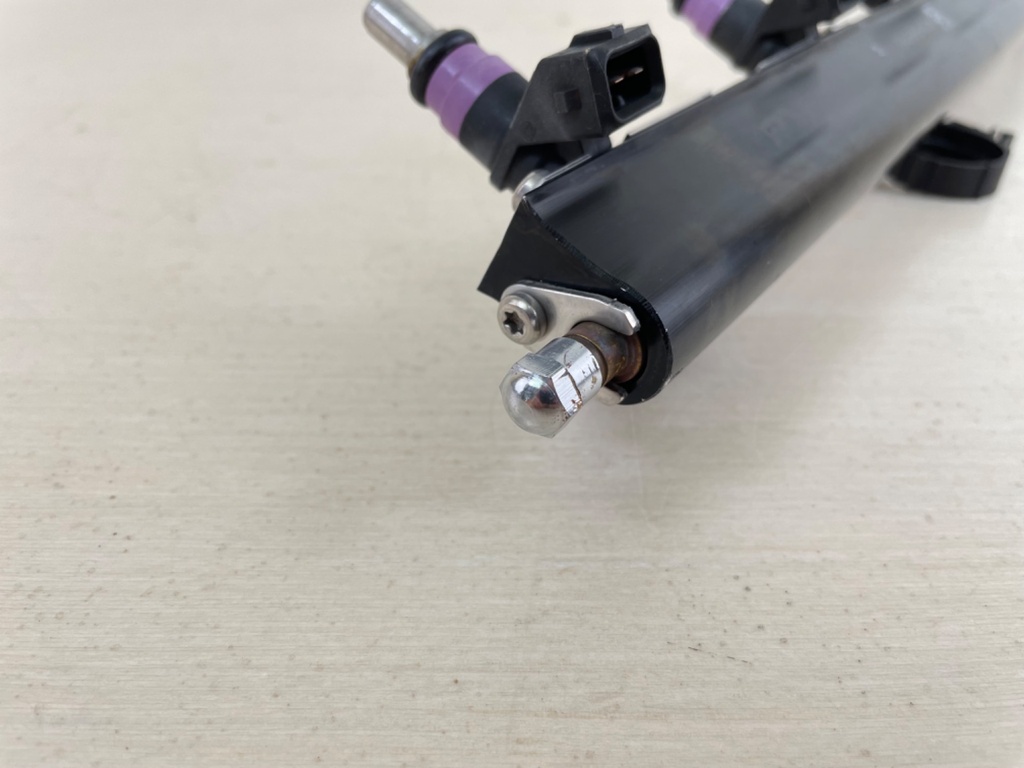 Mercury 200 225 250 275 300 HP L6 Verado Fuel Rail Assembly With Injectors