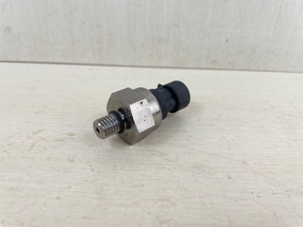 Mercury Verado 4 Stroke Outboard Oil Pressure Sensor Sender Unit 8M0010469