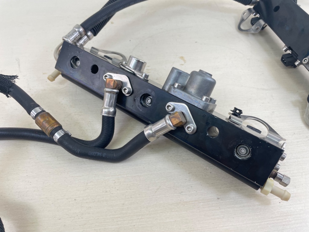 2006-11 Mercury 135 150 175 HP 2 Stroke Optimax Fuel Rail Set With Injectors