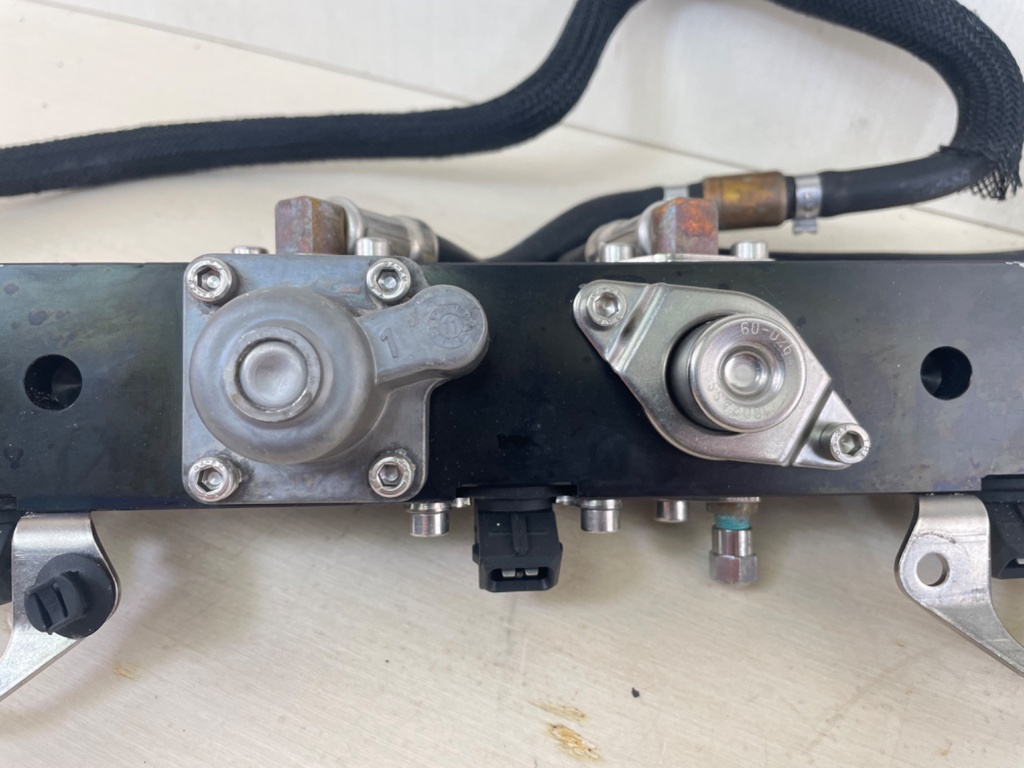 2006-11 Mercury 135 150 175 HP 2 Stroke Optimax Fuel Rail Set With Injectors