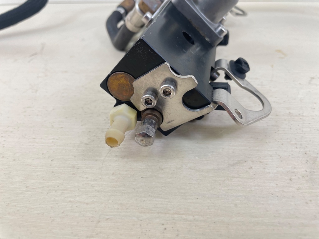 2006-11 Mercury 135 150 175 HP 2 Stroke Optimax Fuel Rail Set With Injectors