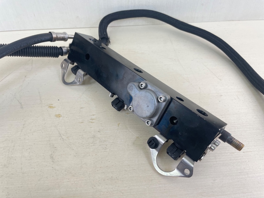 2006-11 Mercury 135 150 175 HP 2 Stroke Optimax Fuel Rail Set With Injectors