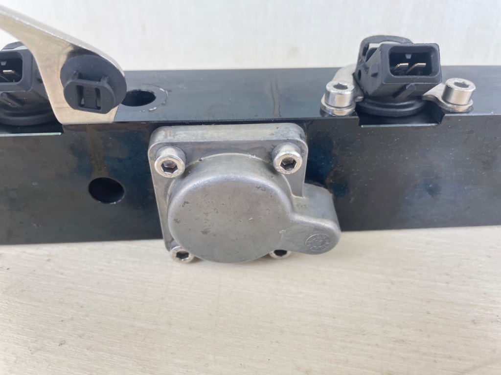 2006-11 Mercury 135 150 175 HP 2 Stroke Optimax Fuel Rail Set With Injectors