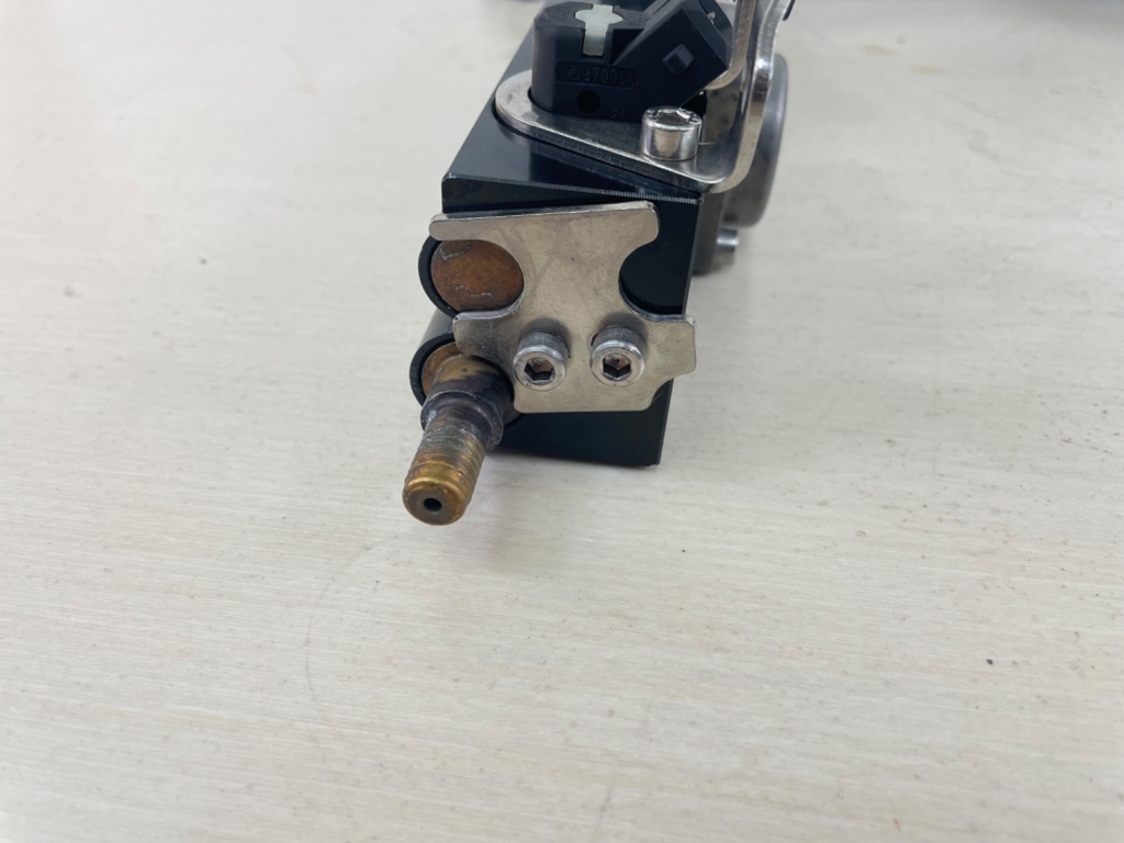 2006-11 Mercury 135 150 175 HP 2 Stroke Optimax Fuel Rail Set With Injectors