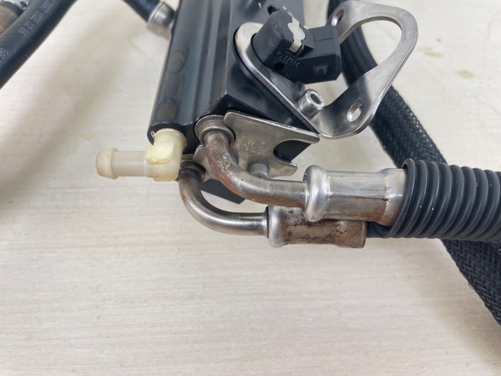 2006-11 Mercury 135 150 175 HP 2 Stroke Optimax Fuel Rail Set With Injectors